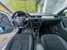 Notranja slika - Škoda Rapid - Spaceback 1,6 TDI Ambition - 11 - Predogledna slika