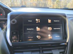 Notranja slika - Peugeot - 2008 1,2 PureTech 82 Style - 6 - Predogledna slika