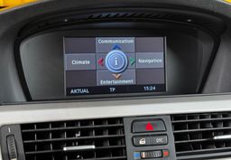Zunanja slika - BMW Serija 3 - : 318d LCI-STREŠNO OKNO-GRETJE-NAVI-PDC... - 20 - Predogledna slika