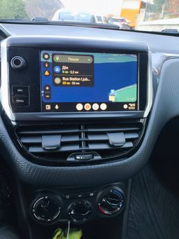 Notranja slika - Peugeot - 2008 1,2 PureTech 82 Style - 13 - Predogledna slika