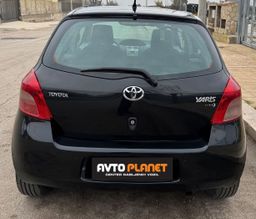 Zunanja slika - Toyota Yaris - 1.0 VVT-i  5VRAT SLO.VOZILO 2.LASTNICA KLIMA - 5 - Predogledna slika