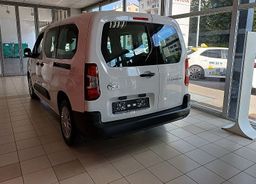 Zunanja slika - Toyota Proace - City Verso 1.2 P S S Shuttle 81kW Long - 3 - Predogledna slika
