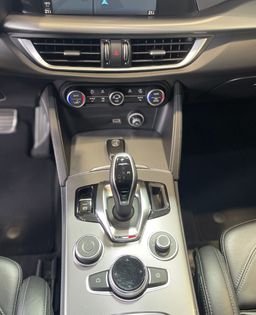 Zunanja slika - Alfa Romeo Stelvio - VELOCE-PANORAMA-KEYLESS-NAVI-USNJE-MEMORY-LED-ACC - 17 - Predogledna slika