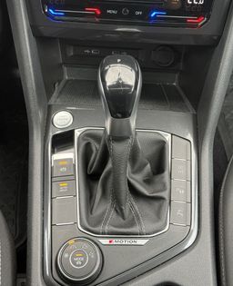 Zunanja slika - VW Tiguan Allspace - 2.0TSI 4M R-Line PANO-LED-20COL-AMBI-ACC-VIRTUAL - 17 - Predogledna slika