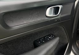 Zunanja slika - Volvo XC40 - T3 Momentum Avt. ACC. LED. NAVI. VZR. KAM. - 10 - Predogledna slika