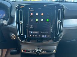 Zunanja slika - Volvo XC40 - B3  P  163hp Core 3 leta garancije + 3 servisi - 13 - Predogledna slika