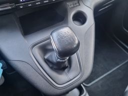 Notranja slika - Opel Combo - XL 1.5 HDI 96KW - VLEČNA KLJUKA - ODLIČEN - 12 - Predogledna slika