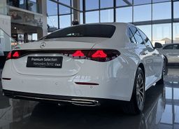 Zunanja slika - Mercedes-Benz E-Razred - 220d-AUT-MULTIBEAM-DISTRONIC-NAVI-MEMORY-PREMIUM - 4 - Predogledna slika