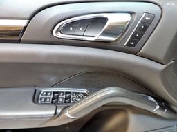 Notranja slika - Porsche Cayenne - 3.0 TD TIPTRONIC - 16 - Predogledna slika