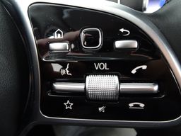 Notranja slika - Mercedes-Benz E-Razred - E 300 2.0 143kW 9G.NEMŠKI.KAMERA.ACC.USNJE - 25 - Predogledna slika