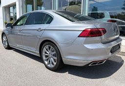 Zunanja slika - VW Passat - 2.0 TDI R-Line 110kW - ODLIČEN - SLOVENSKI - 4 - Predogledna slika