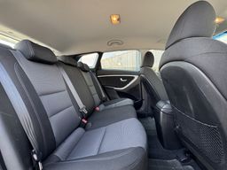 Zunanja slika - Hyundai i30 Wagon - 1.4 CVVT STYLE 1.LASTNICA SLO NAKUP NA OBROKE - 12 - Predogledna slika