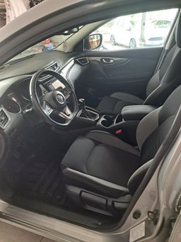Notranja slika - Nissan Qashqai - 4WD 1,6 dCi Tekna - 6 - Predogledna slika