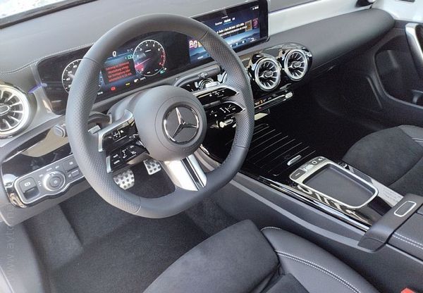 Predogledna slika - Mercedes-Benz CLA-Razred