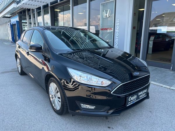 Predogledna slika - Ford Focus TITANIUM-1.0-ECOBOOST-SLO
