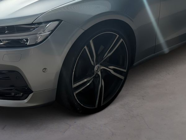 Predogledna slika - Volvo V90