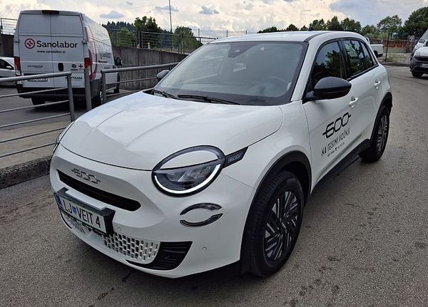 Predogledna slika - Fiat 600 1.2 E-DCT6 MHEV 600