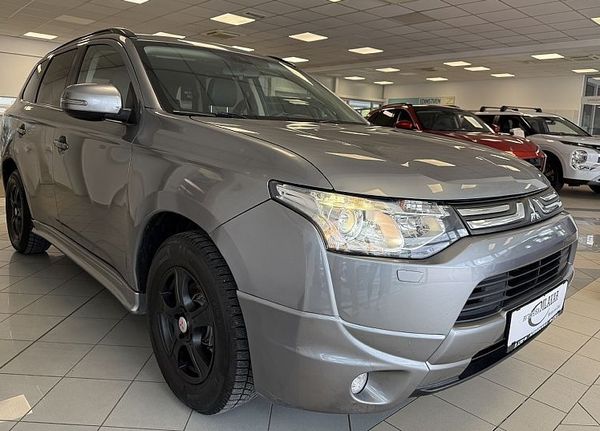 Predogledna slika - Mitsubishi 2.2 DI-D 4WD 6A T INSTYLE+ 7 sed. -KAMERA-NAVI-PAN