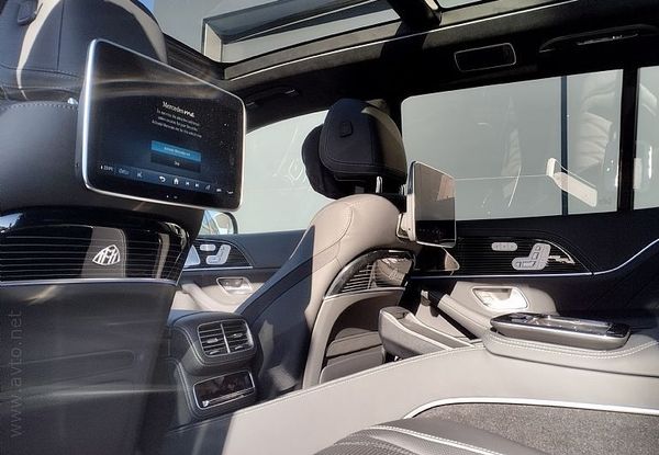 Predogledna slika - Mercedes-Benz GLS-Razred Mercedes-Maybach GLS 600 4MATIC