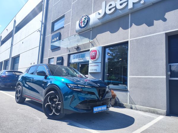 Predogledna slika - Alfa Romeo Junior 1.2 E-DCT6 MHEV 145KM SPECIALE 