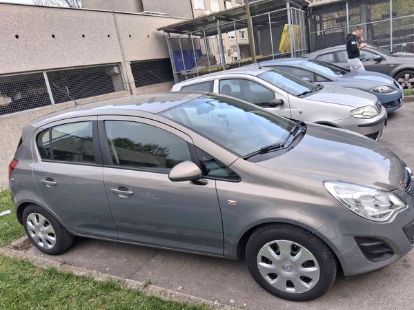 Predogledna slika - Opel Corsa Cosmo 1,4 16V