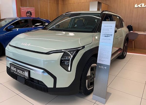 Predogledna slika - KIA EV3 58.3 kWh baterija. 150 kW  204 KM  Star