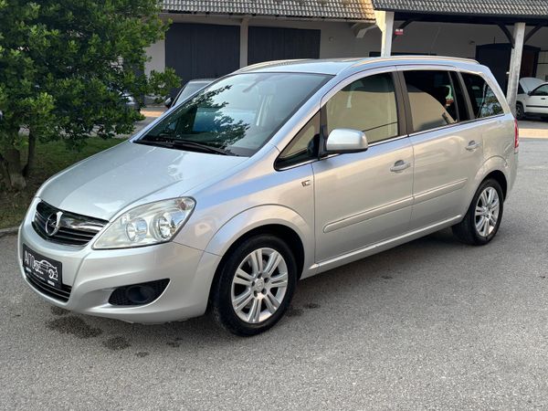 Predogledna slika - Opel Zafira 1.9 DT 88KW AUTO ENJOY