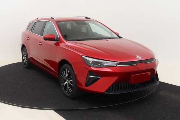 Predogledna slika - MG MG5 Luxury - 130KW - 50kwh - samo 49km - subvencija 7200€
