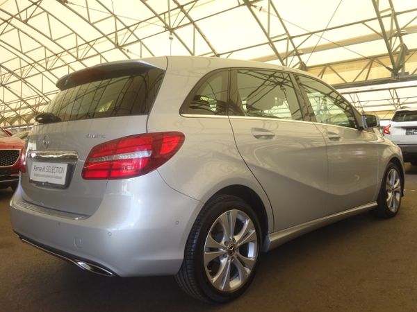 Predogledna slika - Mercedes-Benz B-Razred