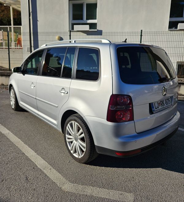 Predogledna slika - VW Touran 1,9 TDI Highline