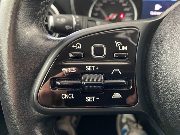 Predogledna slika - Mercedes-Benz C-Class