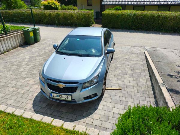 Predogledna slika - Chevrolet Cruze 1,6 16V LS