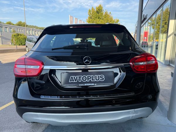 Predogledna slika - Mercedes-Benz GLA-Razred