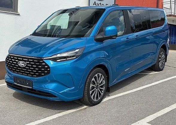 Predogledna slika - Ford Tourneo Custom TITANIUM X 2.5 HYBRID 232KM PHEV L2H1