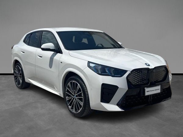 Predogledna slika - BMW BMW iX2 M Sport 230kw - samo 10.601km - Neto po subvenciji 34262€
