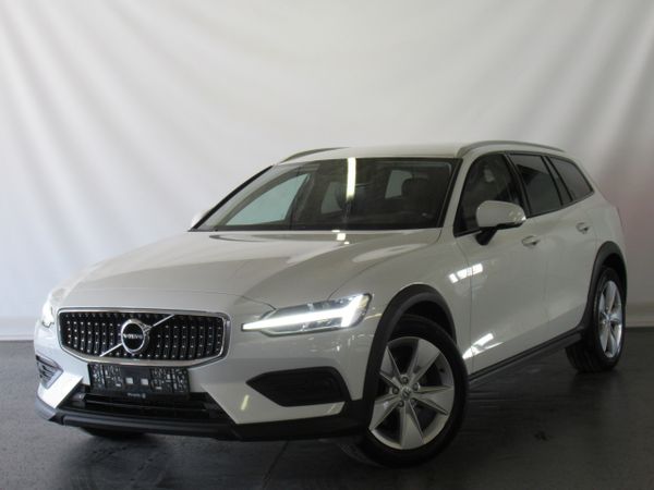 Predogledna slika - Volvo V60 Cross Country B4D AWD Momentum Pro Avt.