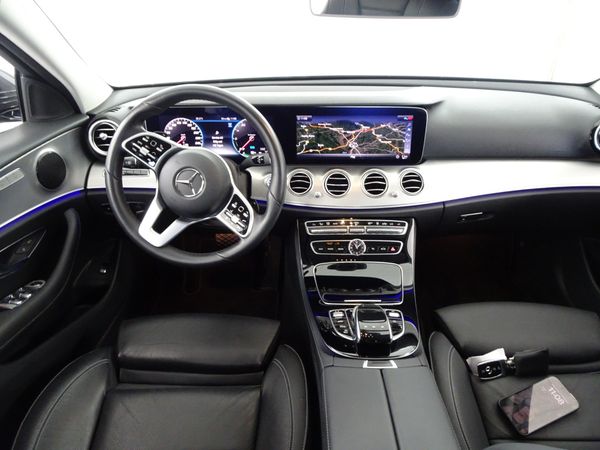 Predogledna slika - Mercedes-Benz E-Razred E 300 2.0 143kW 9G.NEMŠKI.KAMERA.ACC.USNJE