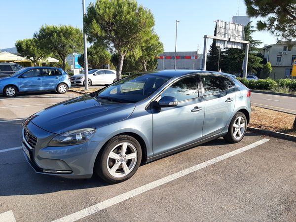 Predogledna slika - Volvo V40 D2 94g.