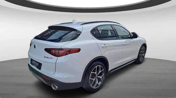 Predogledna slika - Alfa Romeo Stelvio 2.2 Diesel 16v 180 AT8