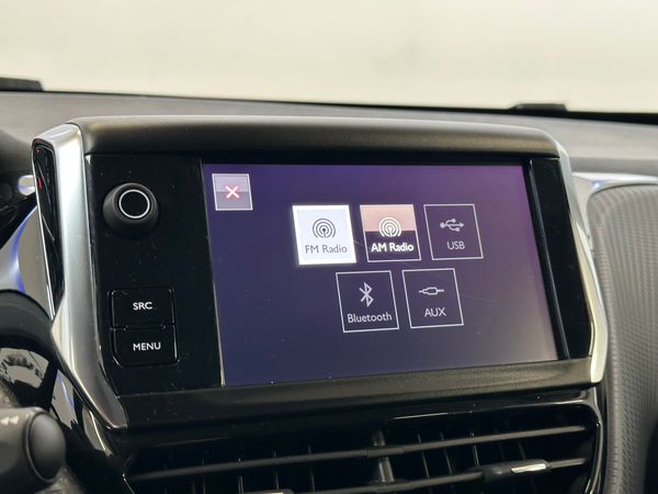 Predogledna slika - Peugeot 2008 PureTech ALLURE|Grip control|Kljuka|+5 LET JAMSTVA