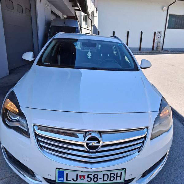 Predogledna slika - Opel Insignia 2,0 CDTI Cosmo Avt.
