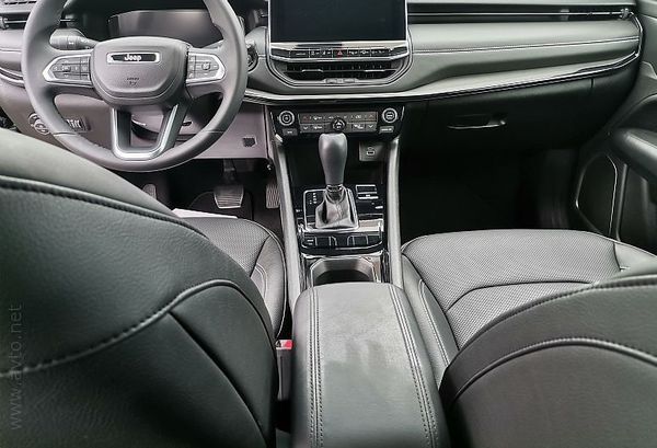 Predogledna slika - Jeep Compass 1.5 T4 DCT7 e-Hybrid 96kW Summit