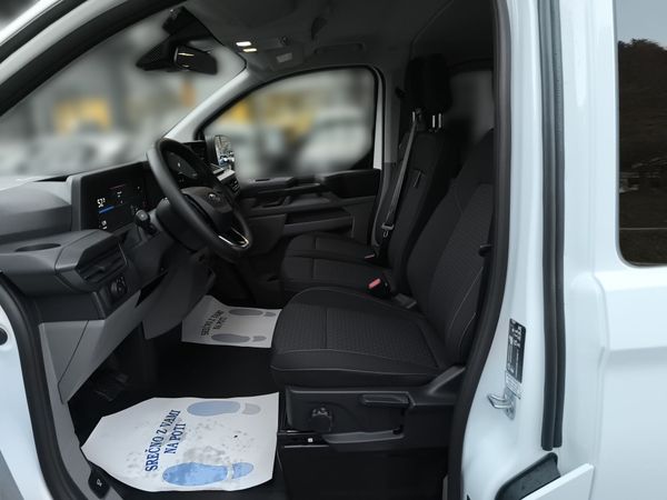 Predogledna slika - Ford Tourneo Custom E-TransitCustomKombiTREND 160 kW 217 KM bat.64KWH