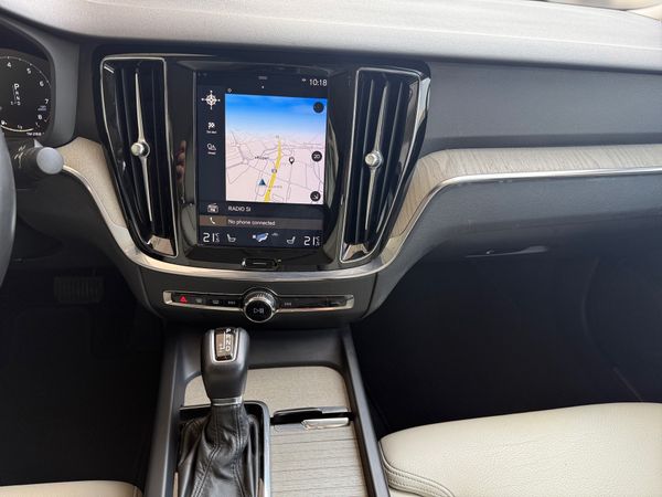 Predogledna slika - Volvo S60 T4 AUT Inscription  SLO 1.LASTNIK LED HARMAN