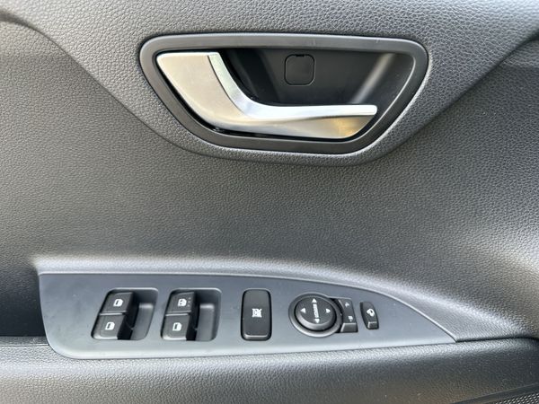 Predogledna slika - KIA Stonic 1.0 T-GDi LX Urban DCT...