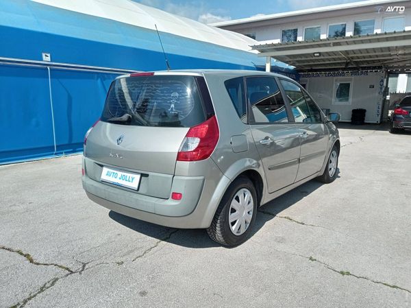 Predogledna slika - Renault Scenic