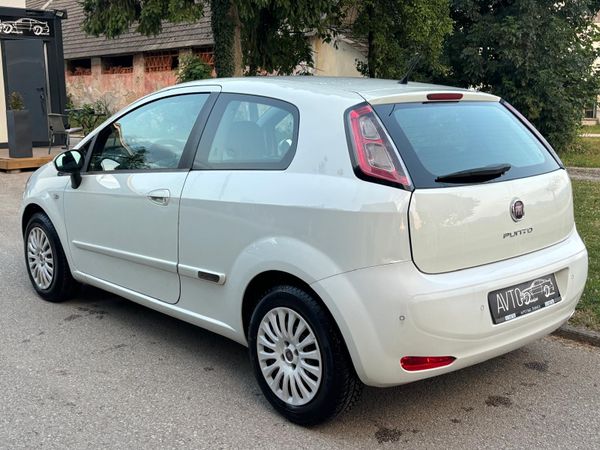 Predogledna slika - Fiat Punto 1.3 Multijet 16v 75 Lounge
