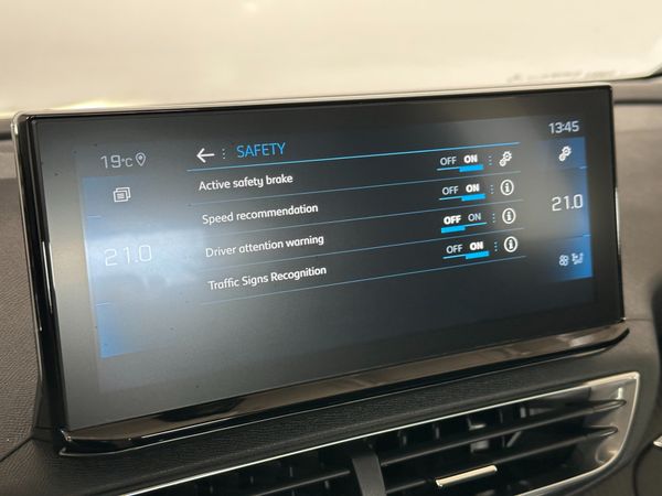 Predogledna slika - Peugeot 3008
