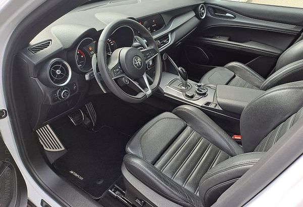 Predogledna slika - Alfa Romeo Stelvio 2.2 Diesel 16v 180 AT8