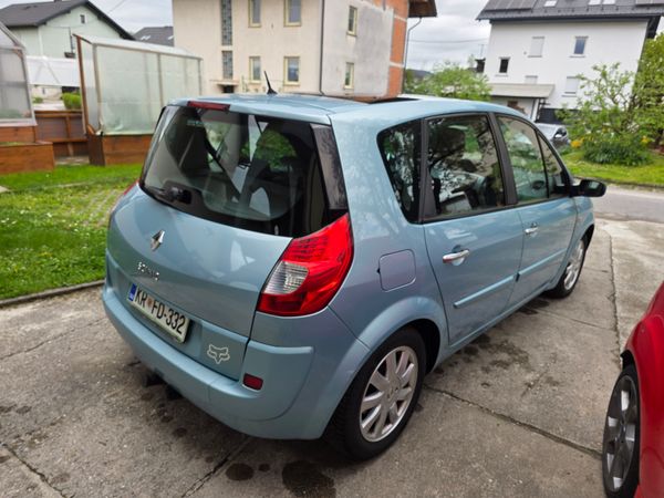 Predogledna slika - Renault Scénic 1,6 16V Sky